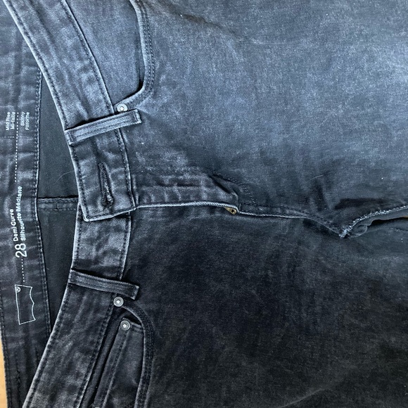 Levi’s mid rise skinny - Picture 3 of 5